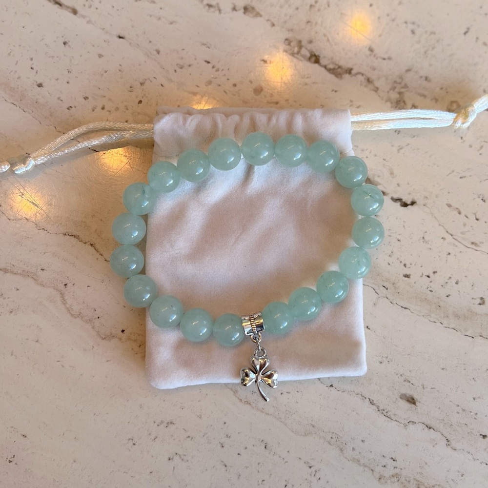 ☘️HANDMADE JADE STONE BRACELET WITH SHAMROCK CHARM☘️